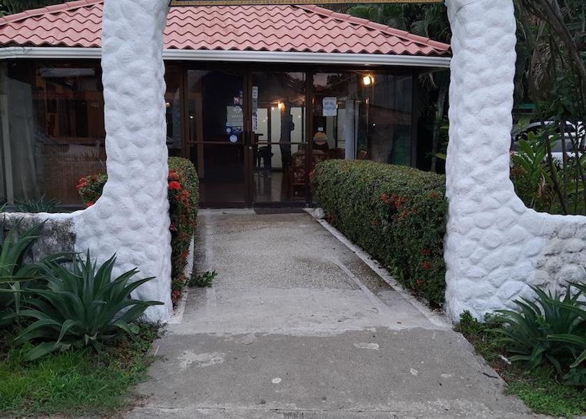 Guanacaste Sámara Entrance
