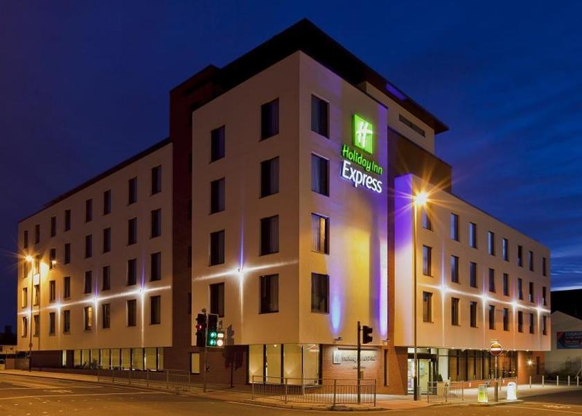England Cheltenham Hotel Exterior