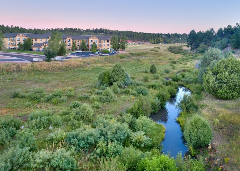 Arizona Show Low Exterior Detail