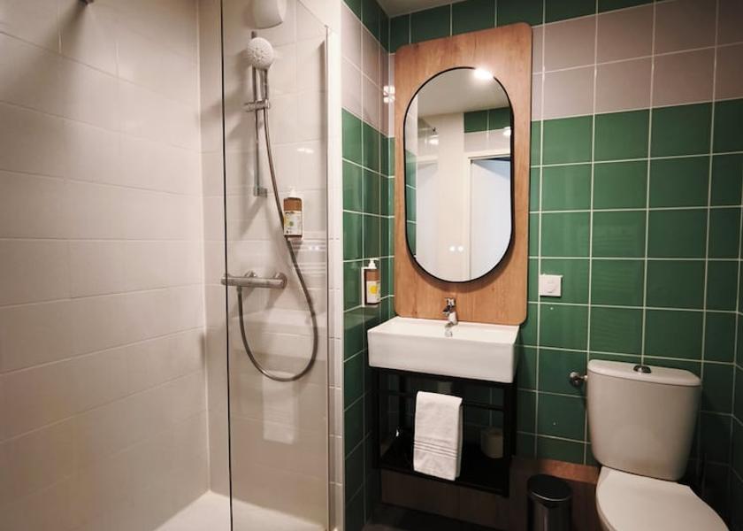 Nouvelle-Aquitaine Le Teich Bathroom