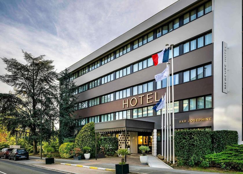 Île-de-France Le Chesnay-Rocquencourt Exterior Detail