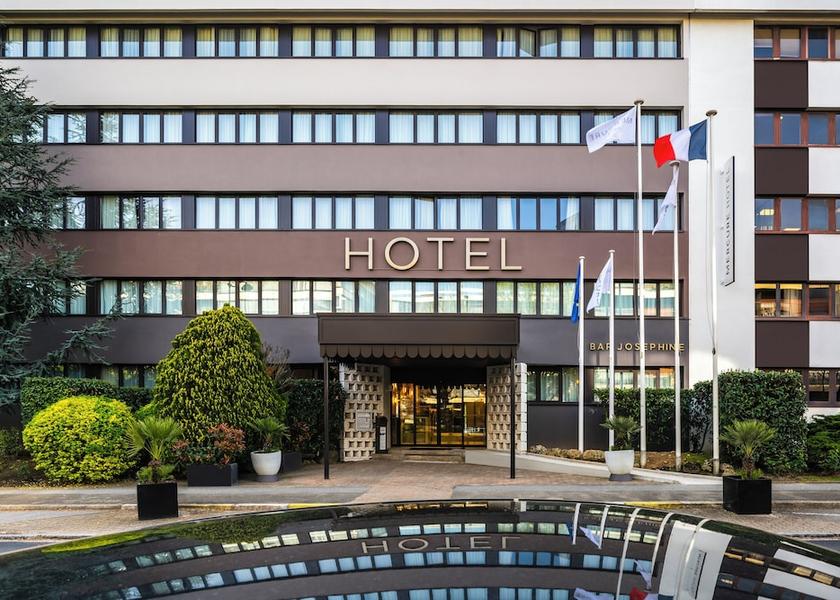 Ile-de-France Le Chesnay Exterior Detail