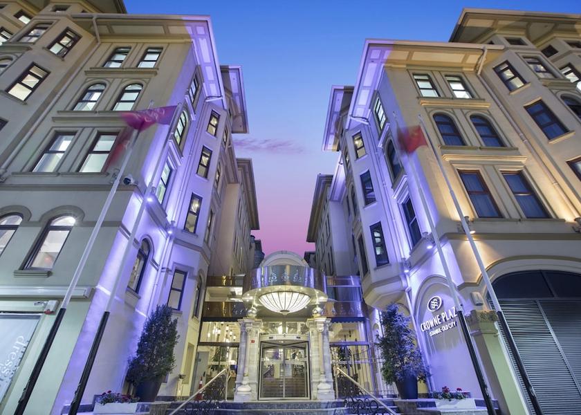  Istanbul Exterior Detail