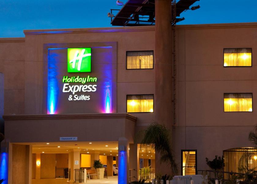 California Woodland Hills Hotel Exterior