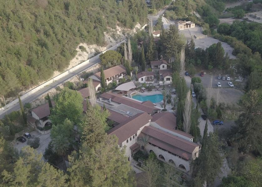  Miliou Exterior Detail