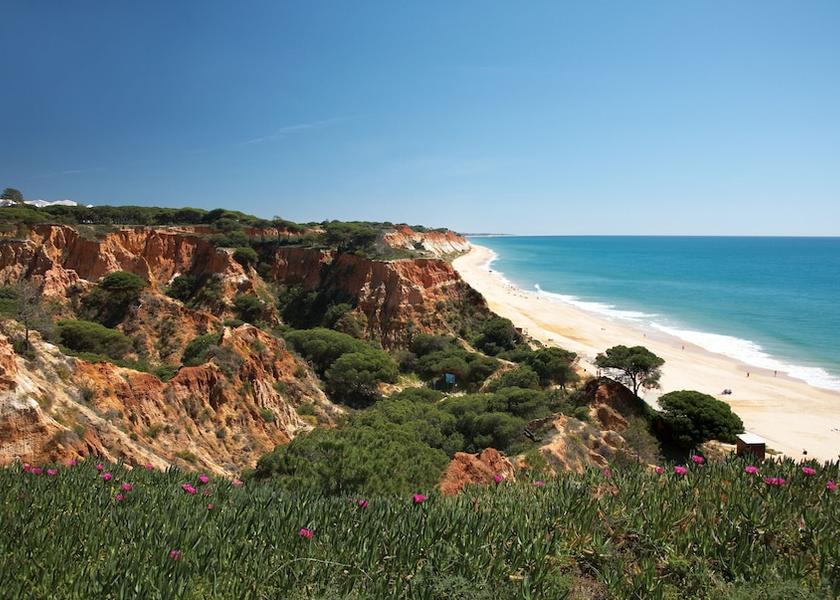 Faro Albufeira Beach
