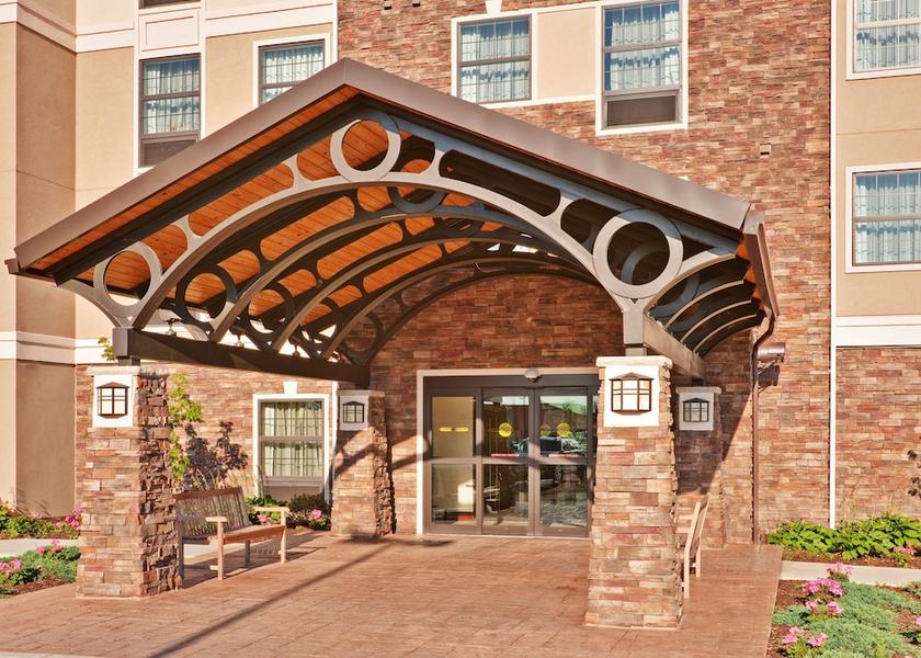 New York West Seneca Facade