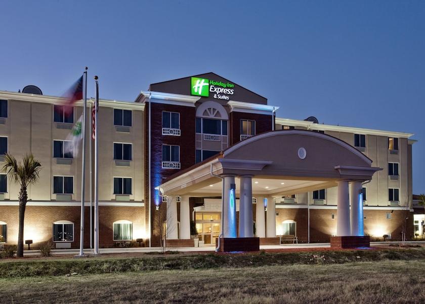 Georgia Moultrie Exterior Detail