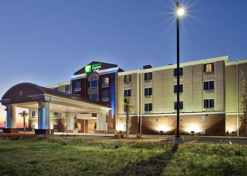 Georgia Moultrie Exterior Detail