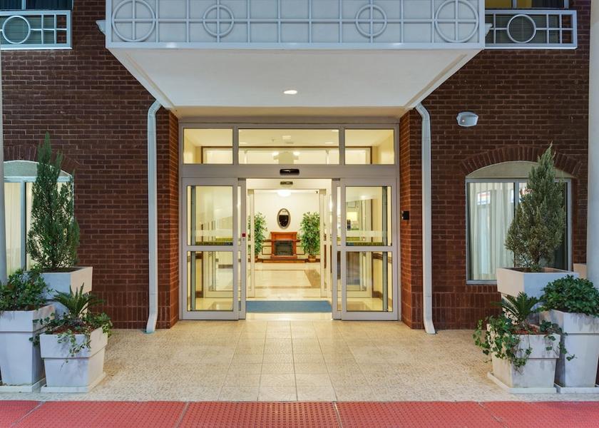 Georgia Moultrie Exterior Detail