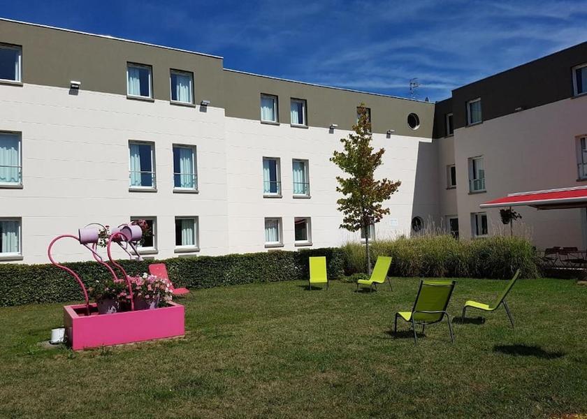 Hauts-de-France Jaux Exterior Detail