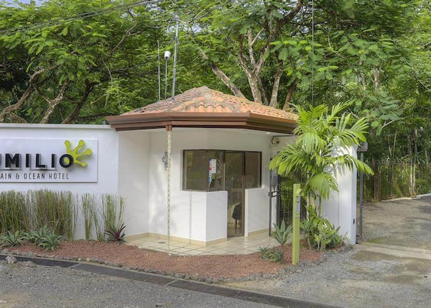Puntarenas Province Jacó Property entrance
