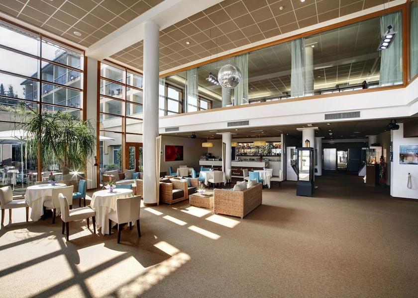 Lombardy Sarnico Lobby