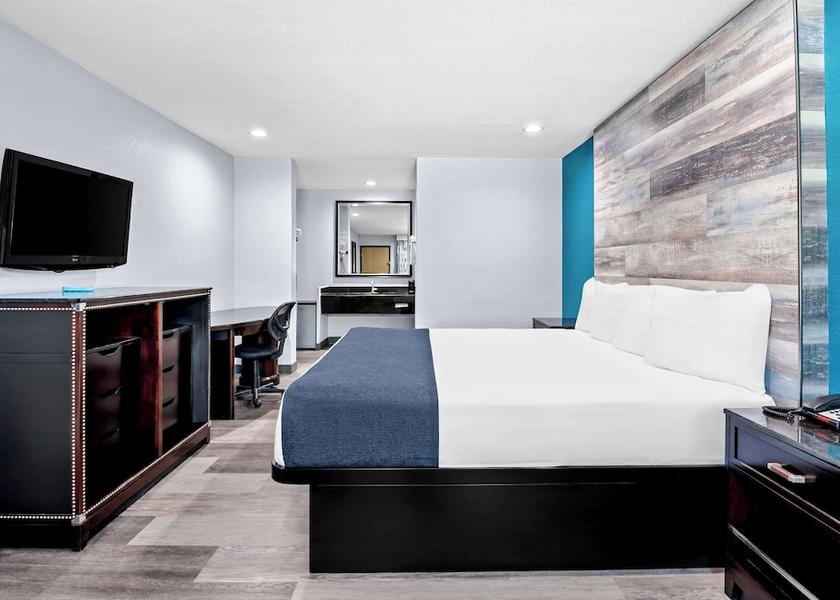 California Buena Park Room