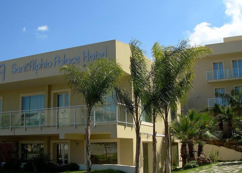 Sicily Lentini Facade