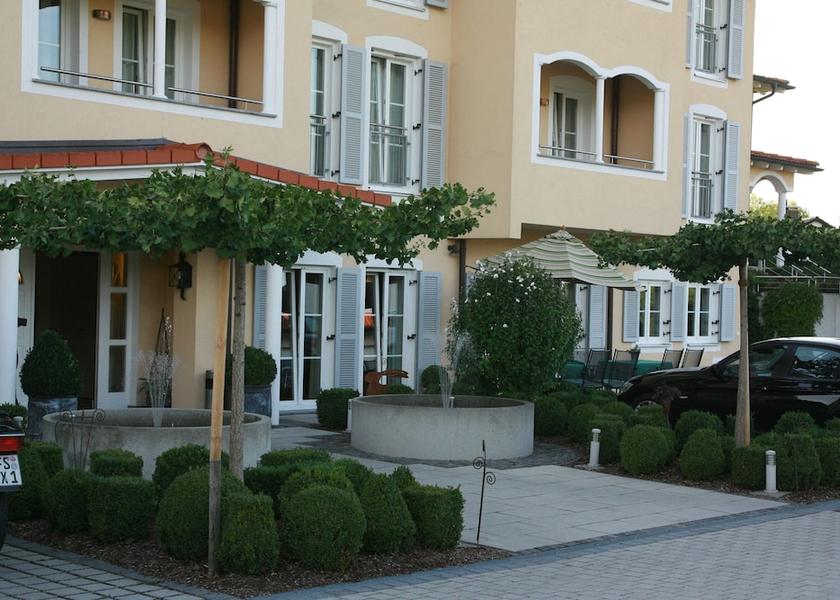 Bavaria Fahrenzhausen Front of property