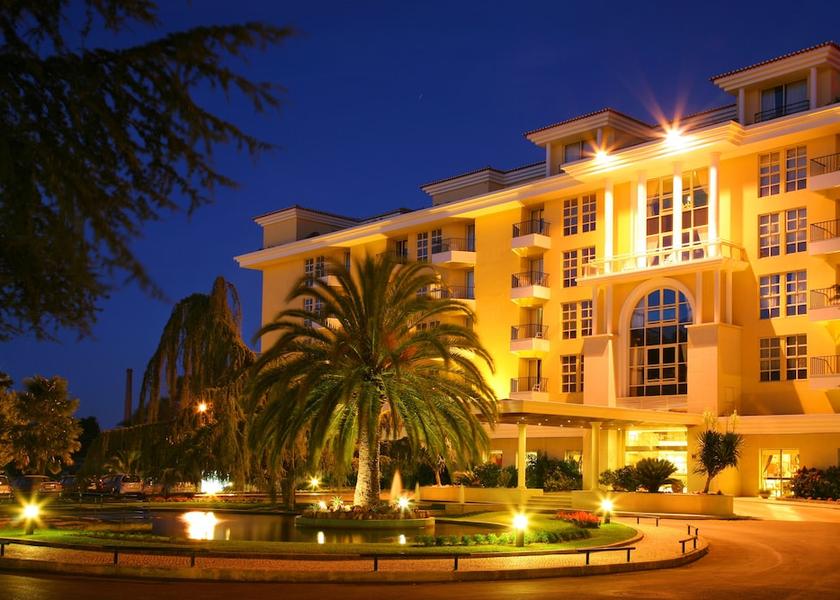 Santarém Tomar Front of property - evening/night