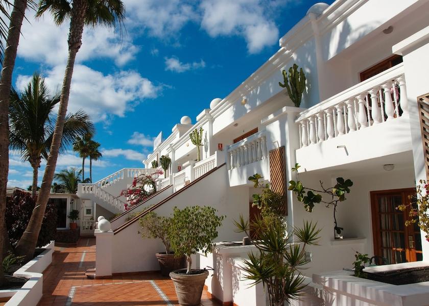 Canary Islands Tías Property Grounds