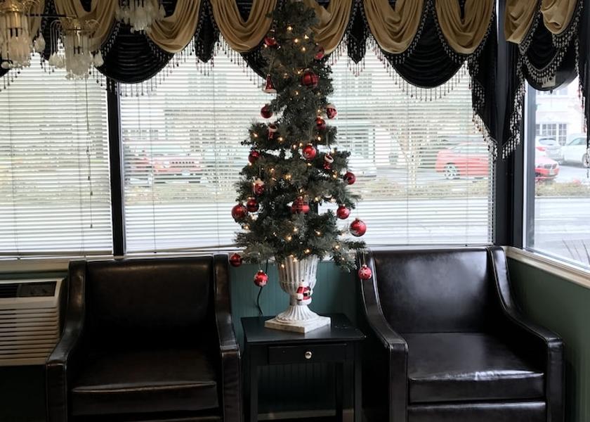 Oregon Medford Interior Entrance