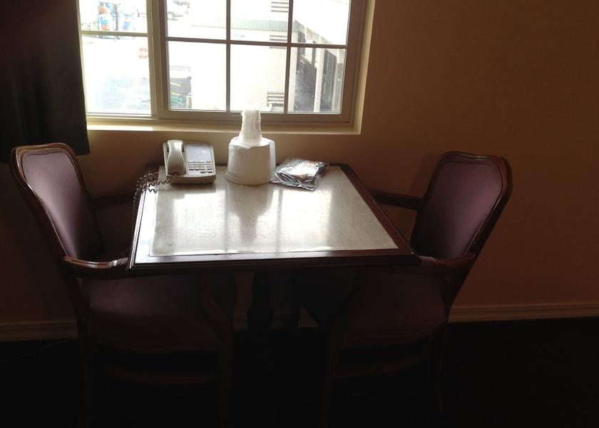 Oregon Medford In-Room Dining