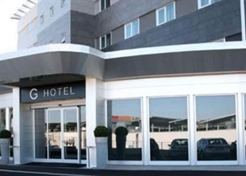 Marche Osimo Front of property