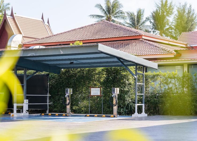 Electric vehicle charging station