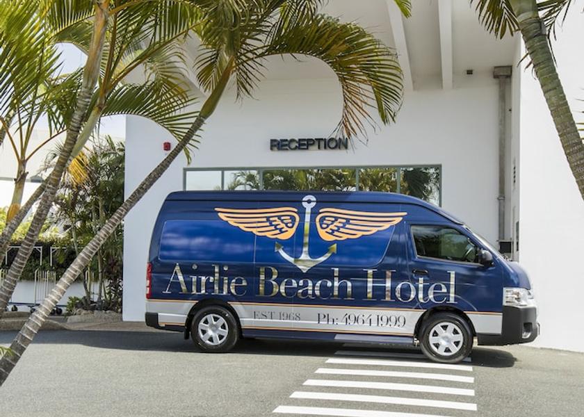 Queensland Airlie Beach City shuttle