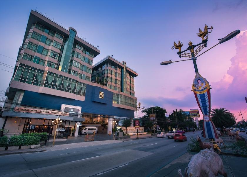 Bangkok Bang Phli Facade