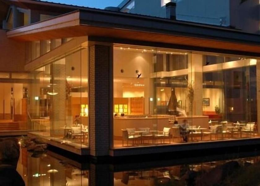 Hokkaido Teshikaga Bar (on property)