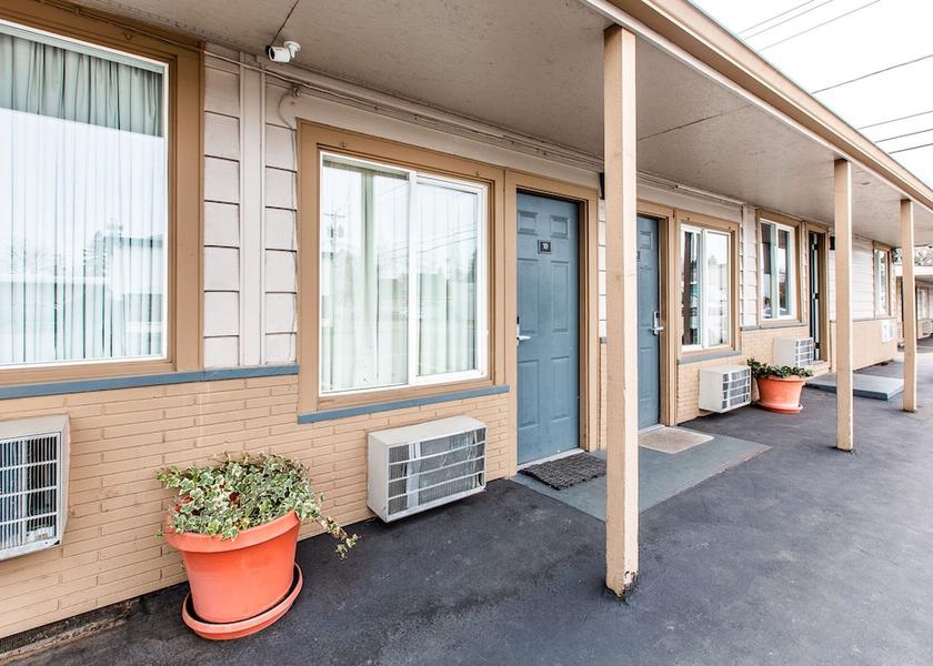 Oregon Eugene Front of property
