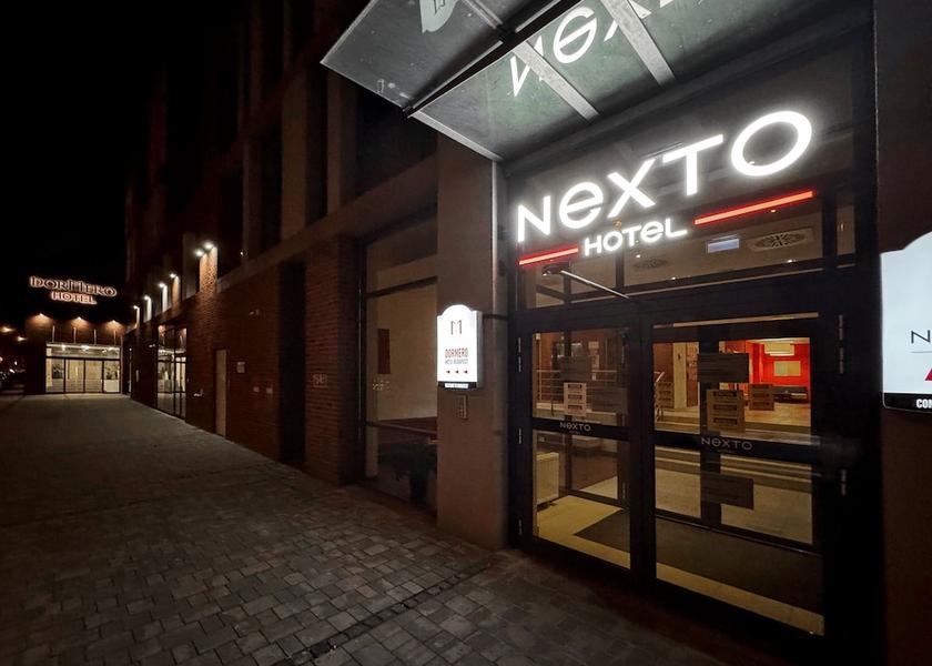  Budapest Exterior