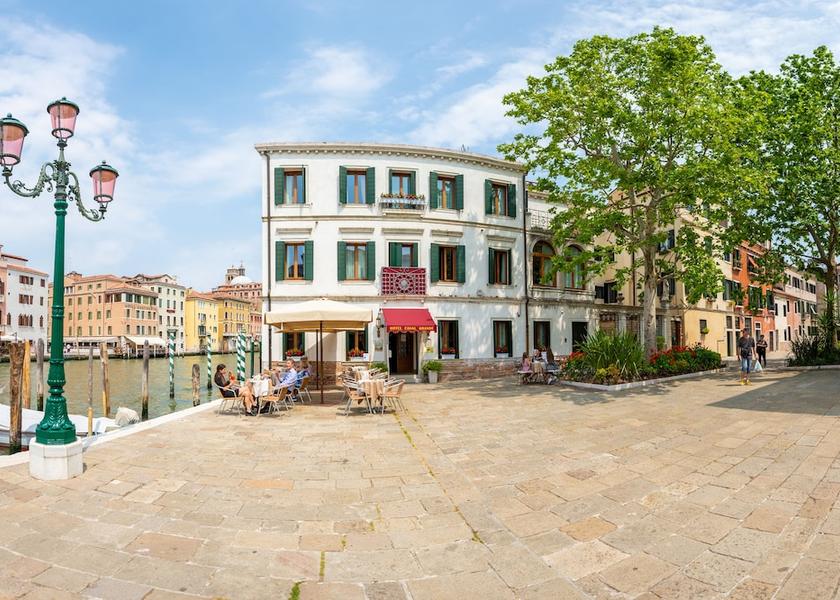 Veneto Venice Front of property