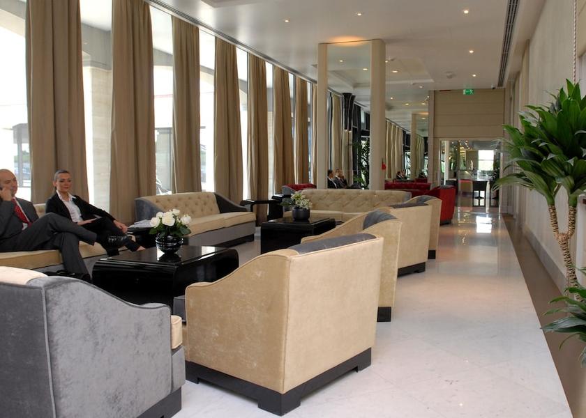 Lombardy Sesto San Giovanni Lobby sitting area