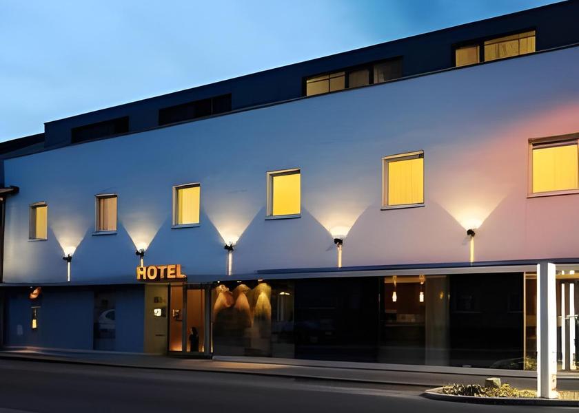 Lower Austria Schwechat Hotel Exterior