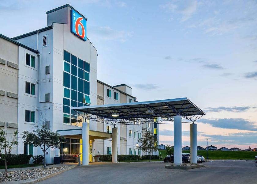 Alberta Clairmont Exterior Detail