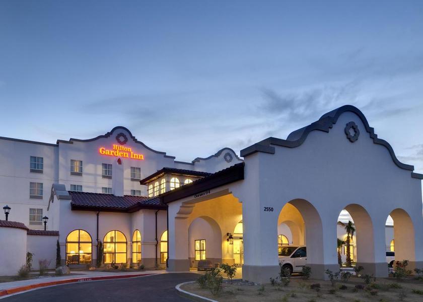 New Mexico Las Cruces Hotel Exterior