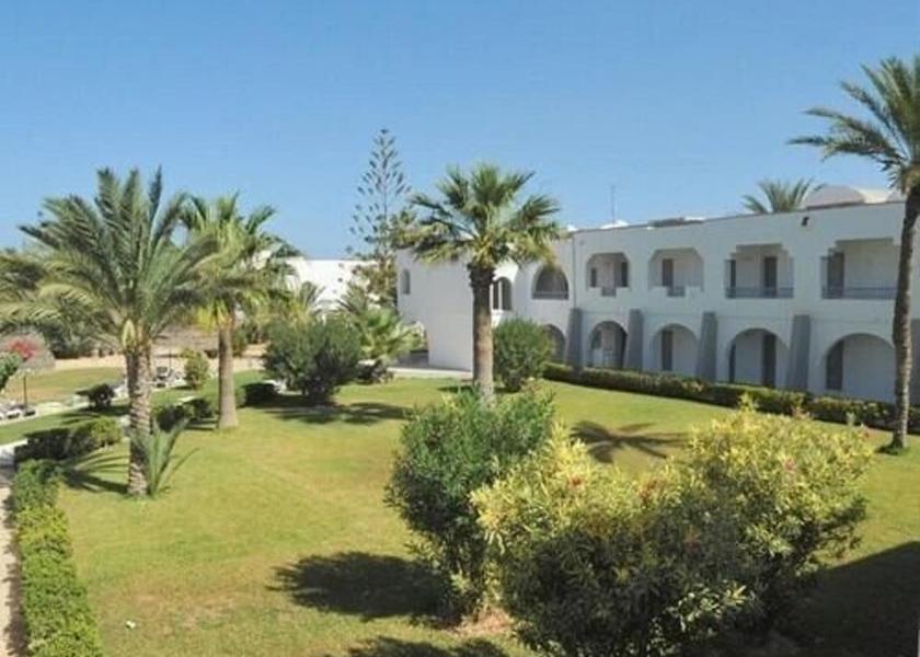  Midoun Exterior Detail