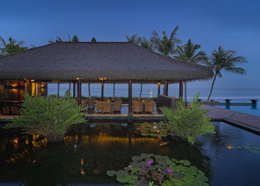 Bali Seminyak Poolside bar