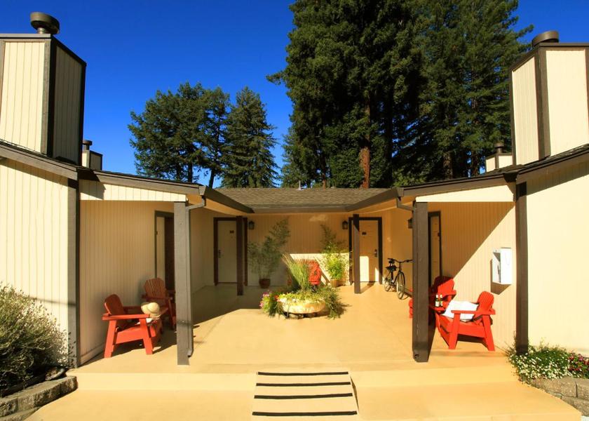 California Guerneville Hotel Exterior
