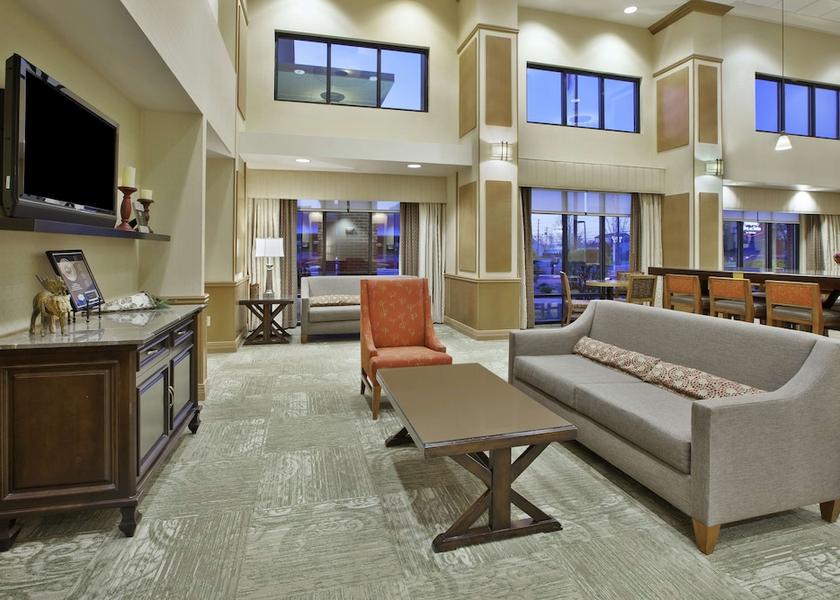 New York Plattsburgh Lobby