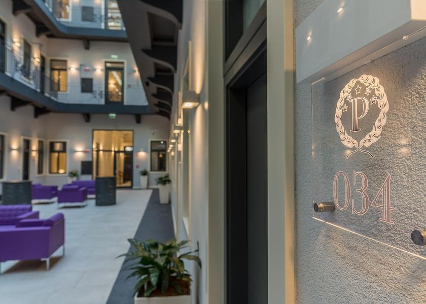  Budapest Interior Entrance