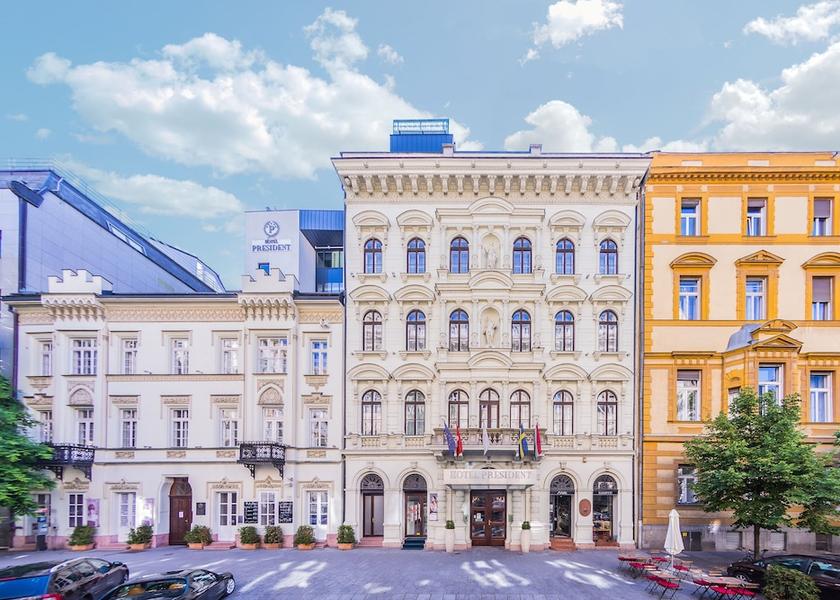  Budapest Exterior Detail