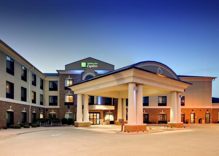 Illinois Peru Exterior Detail