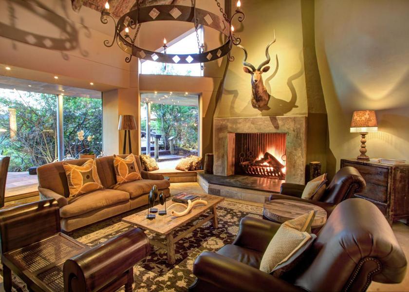 Western Cape Klein Brak River Shared lounge/TV area