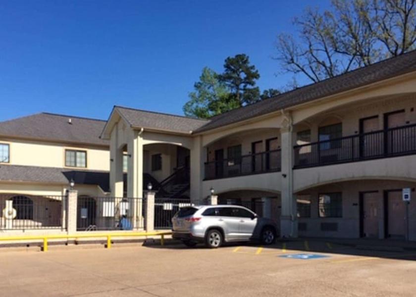 Texas Tyler Exterior Detail