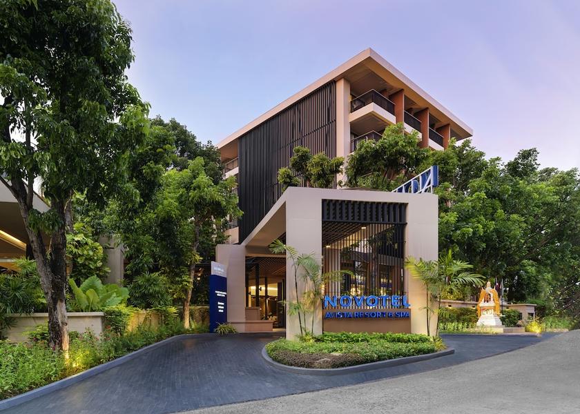 Phuket Karon Exterior Detail
