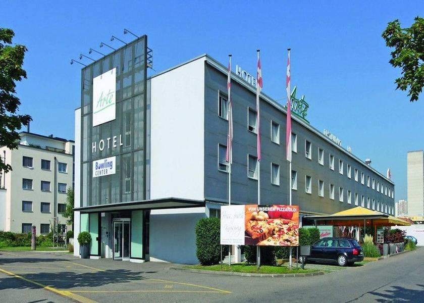  Spreitenbach Exterior Detail