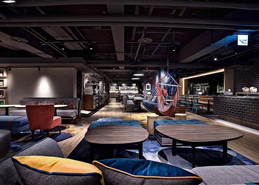  Taipei Lobby sitting area