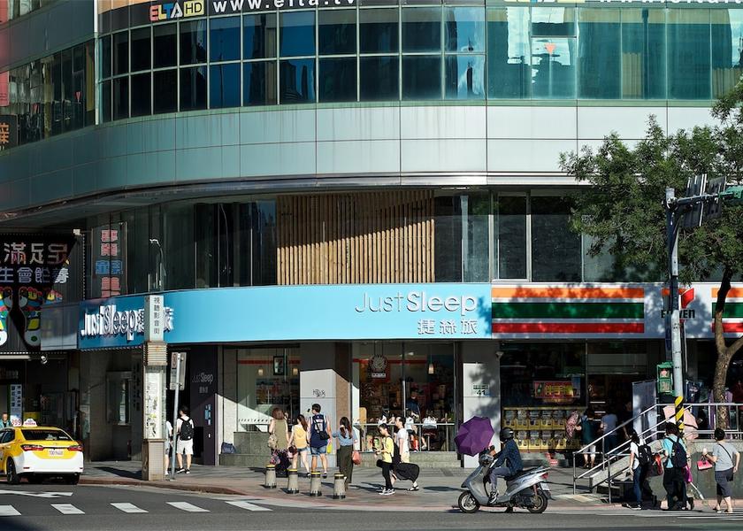  Taipei Exterior Detail