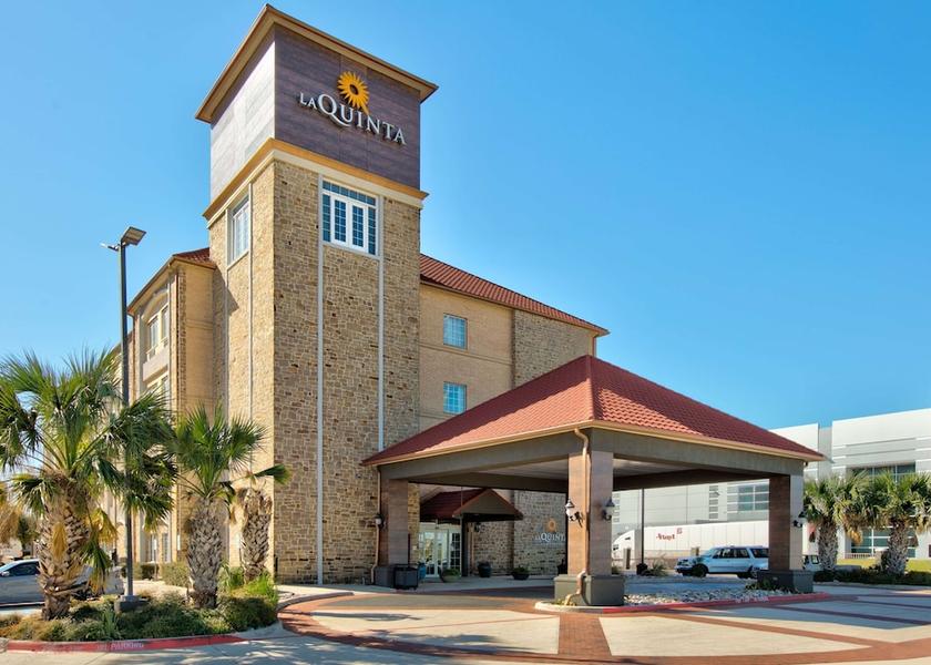 Texas Grand Prairie Exterior Detail